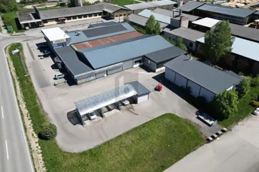 VIELSEITIGER FIRMENSTANDORT MIT CA. 2.400 M² NUTZFLÄCHE ? TEILKAUF MÖGLICH