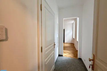 Barrierefreie Altbauwohnung - Komfort und Eleganz im Theaterbezirk