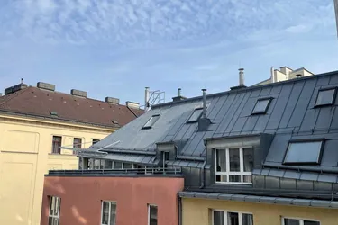Charmante sonnige Garconniere in einem edlen Gründerzeithaus!