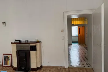 Altbauwohnung mit Potenzial - sanierungsbedürftige 2-Zimmer-Wohnung nahe Schönbrunn