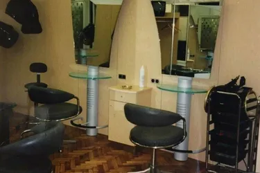 1180 WIEN - PACHTMÖGLICHKEIT ! RENOMMIERTER FRISEURSALON IN BESTER GERSTHOFER LAGE