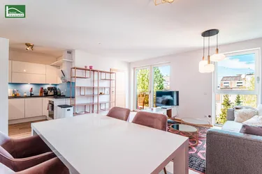 Einziehen und Wohlfühlen! Wohnung mit Hof-Balkon im hellen 4. OG nahe U3, Meiselmarkt und Schönbrunn! KLIMAANLAGE!