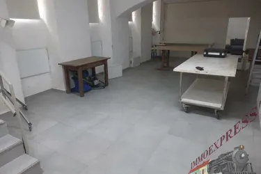 Atelier - Büro - Lager -mit straßenseitigem Zugang - Souterrain