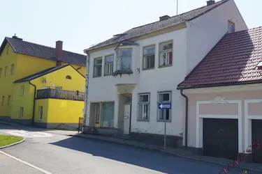 Einladendes Potenzial: Sanierungsbedürftiges Mehrfamilienhaus in idyllischem Luftkurort nahe Wien!