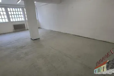 Büro/Firmenstandort/Atelier/Lager -------&gt;unbefristet, Preis inkl. Heizkosten &amp; Warmwasser, BK und Ust., mit zugeteiltem Parkplatz (Innenhof)