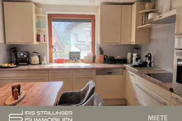 Gemütliche 4 Zimmer Wohnung mit Carport
