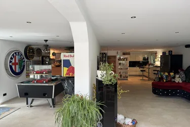 Hochwertige 2-Zimmer-Wohnung mit Sonnenterrasse &amp; Panoramablick in begehrter Lage von Aldrans