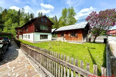 Idyllisch an der Traun gelegenes Ein-/Zweifamilienhaus nahe Ortszentrum