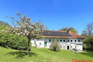 HISTORISCHES LANDGUT IN TRAUMHAFTER NATUR - AUSGESTATTET MIT TOPMODERNER HAUSTECHNIK - IDEAL FÜR PFERDEHALTUNG