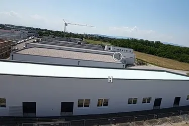 Neue Halle