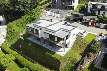 Einzigartiger Ausblick – neues, modernes Haus in stadtnaher Lage. (Belagsfertig)