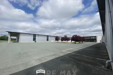 "2.500m² Halle für Industrie und Gewerbe"