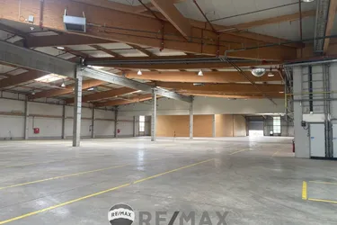 "5.500 m² Halle für Industrie und Gewerbe"