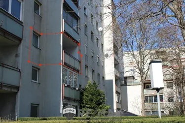 "2,5 Zimmer Starter- Wohnung mit Loggia"