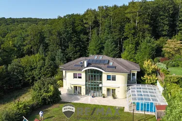 "Exklusive Residenz mit Wald!"