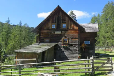 „Steigerhütte“ | Sennhütte mit Almausschank ,500 Meter abzweigend von der Nockalmstraße