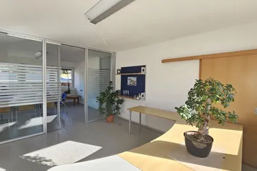 Büro mit perfekter Infrastruktur und Anbindung.