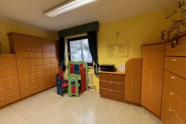 Helles Büro oder auch Eigentumswohnung in Zentraler Lage!