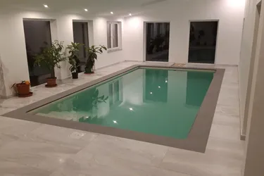 Loipersbach/Neunkirchen: Wunderschönes Einfamilienhaus mit traumhafter Indoor-Schwimmhalle