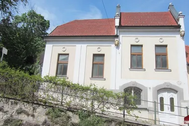 Traumhaftes Atrium-Einfamilienhaus in Baden – 5 Zimmer, Garten &amp; Terrassen beim Kurpark von Baden!