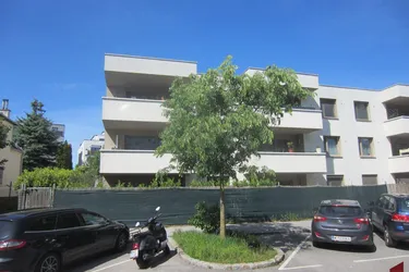 3 Zimmer Familienwohnung mit kleinen Garten und Garagenplatz !