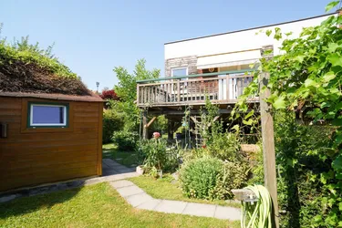 Fürstenfeld: Grüne Oase im Stadtzentrum - Doppelhaushälfte mit modernem Zubau und idyllischem Garten