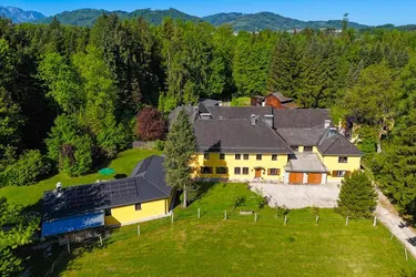 Land &amp; Gut: Arrondiertes Gut in städtischer Alleinlage in Gmunden