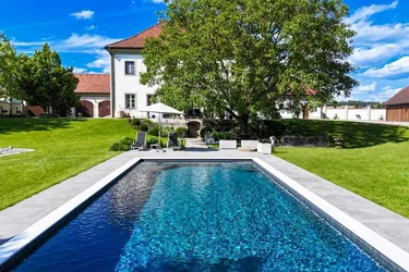 Land &amp; Gut: Herrschaftliches Flair mit historischem Ambiente.