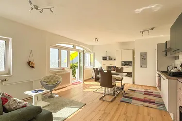 Über dem Wolfgangsee: Sonnige 2-Zimmerwohnung in ruhiger Lage