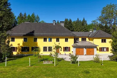 Land &amp; Gut: Arrondiertes Gut in städtischer Alleinlage in Gmunden
