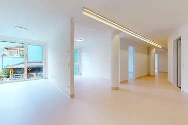 Erstbezug zur MIETE: Beratung/ Büro/ Studios/ Therapie in Saalfelden Gewerbefläche mit einsichtigem Standort