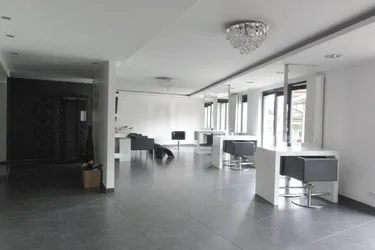 MIETE: ATTRAKTIVER HOTSPOT IM STADTZENTRUM – INDIVIDUELLE NUTZUNGSVARIANTEN - Büro/ Praxis/ Therapie in Bischofshofen - Ski amadé