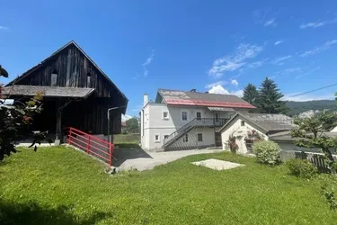 Expose Wohnhaus mit Nebengebäude und Stadl, Nähe Villach
