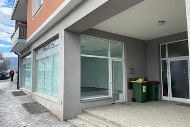 Helles Geschäftslokal mit großem Schaufensterflächen, Villach Völkendorf
