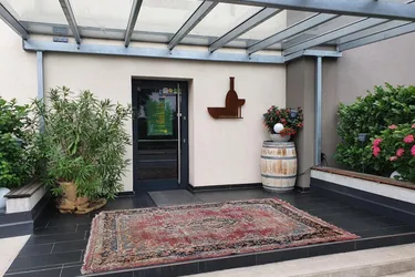 Trendiges Innenstadtlokal mit großem Gastgarten, Villach Zentrum