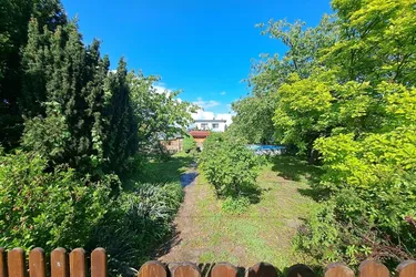 Sonniger Kleingartengrund zu kaufen - Am Laaer Berg - Ganzjähriges Wohnen - Wohnen in der Stadt in Grünlage!