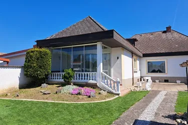 Freundliches Familienhaus mit sehr schönem, ruhigen Garten - Wintergarten und 2 Gartenhäusern - Nähe Eisenstadt