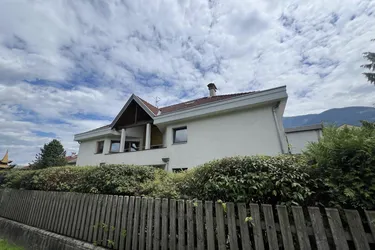 SCHWAZ - Anlageobjekt: Perfekt eingeteilte 2 Zi.-Wohnung mit großer Terrasse zum Verkauf