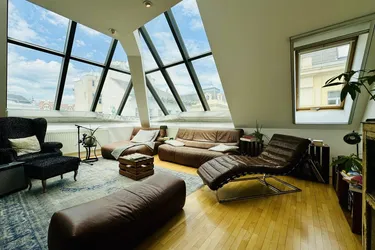 Außergewöhnliche Dachgeschoss-Maisonette mit Dachterrasse und beeindruckendem Wienblick nahe Naschmarkt
