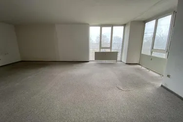 Expose Sanierungsbedürftige 4-Zimmer Wohnung mit direktem Blick zur Donauinsel in 1200 Wien zu mieten