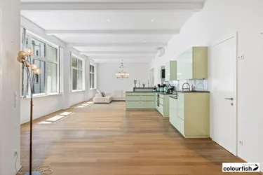 Derzeit in Sanierung befindlich: Exklusive Altbauwohnung mit Terrasse, Garagenstellplatz und Fitnessraum in ruhiger Innenhoflage mitten im 7. Bezirk - Raumhöhe 3,70m