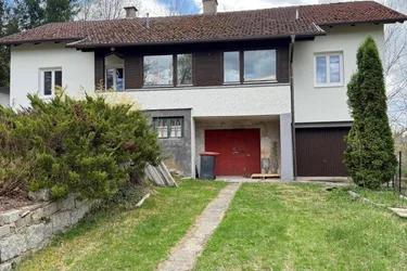 Alleinstehendes MEHRFAMILIEN - Haus komplett modernisiert mit großem Garten und Rundblick