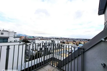 Erstbezug! 2,5-Zimmer-Wohnung mit Terrasse in der Nähe U1 Kagraner Platz - INKLUSIVE Küche!