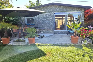 Bungalow mit wunderschönem Garten in Seenähe