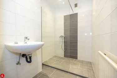Schwechat - Zwölfaxing | Mietwohnung | 64m² Wohnfläche | 2 Zimmer | neue Küche | neues Badezimmer