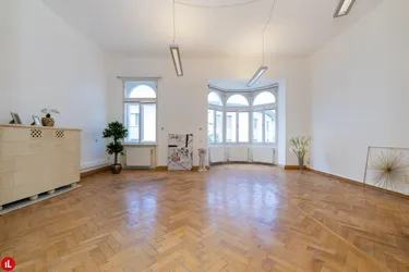 Ein Haus mit Geschichte | Stilvolles Büro direkt in der Fußgängerzone von Baden