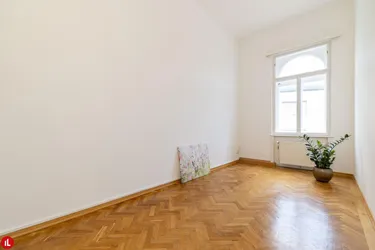 Ein Haus mit Geschichte | Stilvolles Büro direkt in der Fußgängerzone von Baden