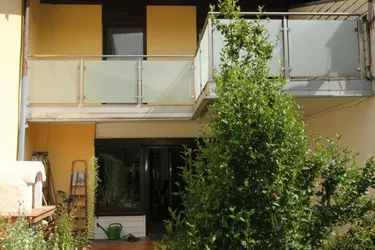 Eugendorf: geräumiges Reihenhaus in absoluter Ruhelage mit Garage und KfZ Stellplatz