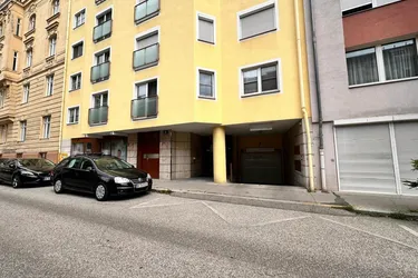 WIPPE! Garagenplatz zu vermieten!