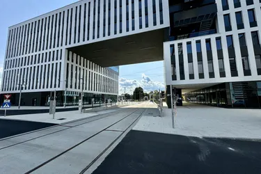 DAS HAFENPORTAL I BÜROFLÄCHE IM 5.OG